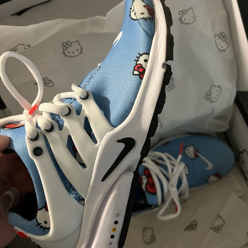 Nike Hello Kitty - Picture 3 of 9